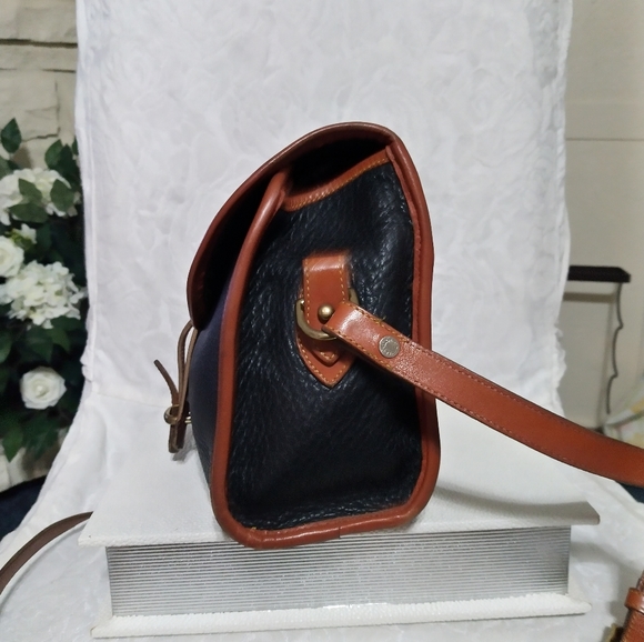 Dooney & Bourke Vintage All Weather Leather purse - Picture 13 of 16